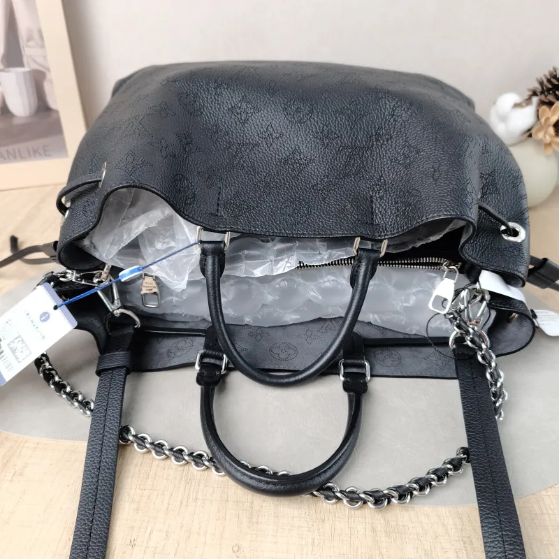 Louis Vuitton Crossbody Bag BELLA TOTE Black Calfskin One Size 32 × 13 × 23 cm — detail view 14 of 14