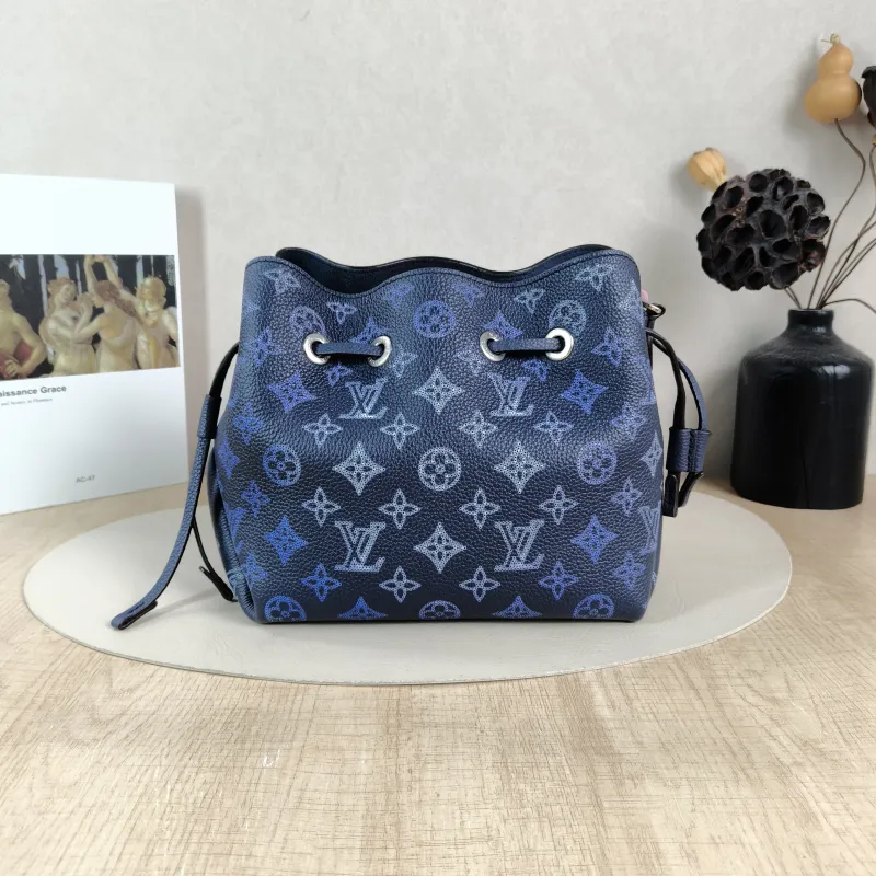 Louis Vuitton Crossbody Bag BELLA · Calfskin One Size 22 × 14 × 19 cm — cover view 5 of 5