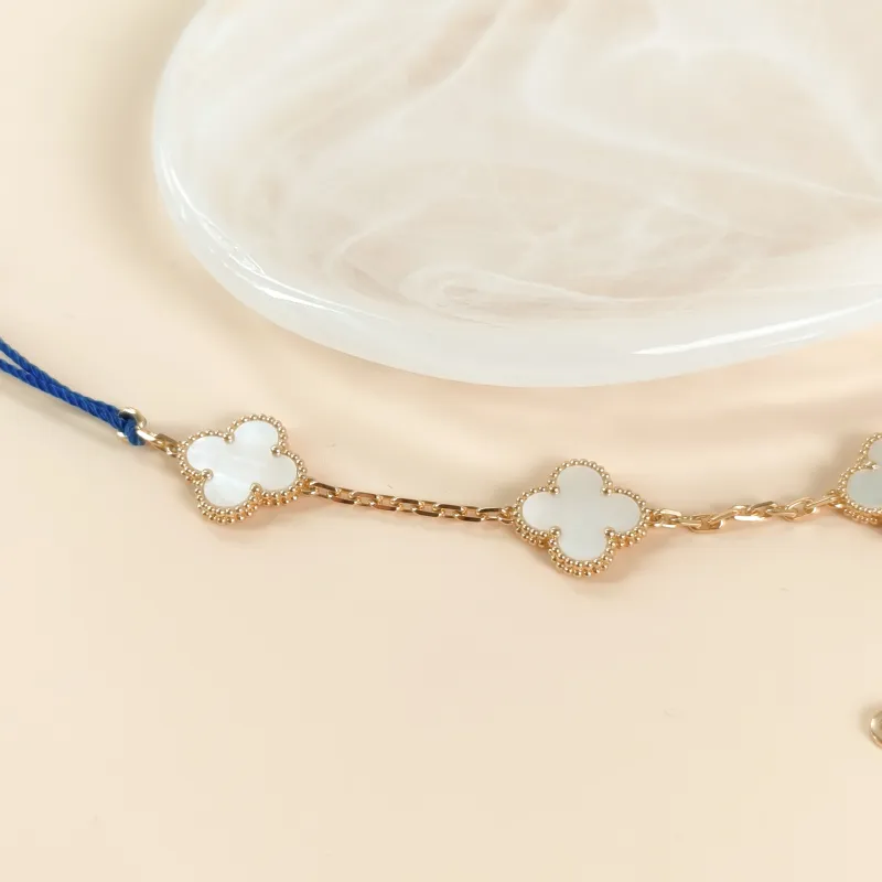 Van Cleef & Arpels Bracelet Pearl · White Mother-of-Pearl18KY ellow Gold Vintage Small1.5 × 1.5 × 19 cm — cover view 4 of 7