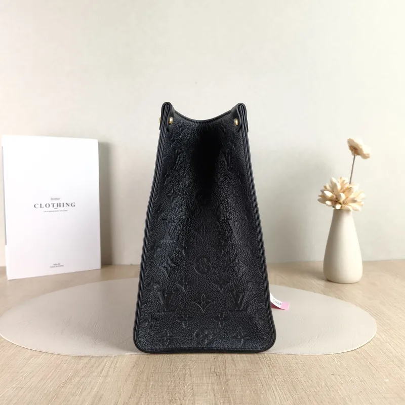 Louis Vuitton Shoulder Bag Onthego Medium Black Monogram Empreinte Embossed Calfskin Medium 35 × 14 × 27 cm — detail view 2 of 10