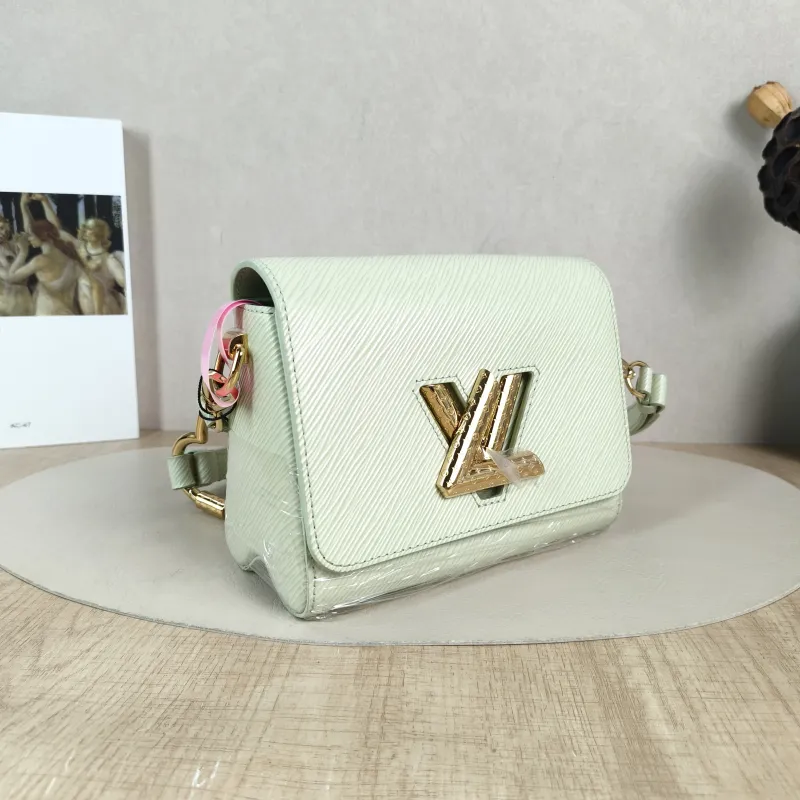 Louis Vuitton Crossbody Bag Twist Green Calfskin Small 19 × 9 × 15 cm — cover view 5 of 6