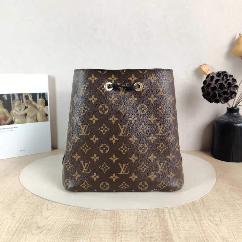 Louis Vuitton Shoulder Bag NÉONOÉ Bucket Bag Black PVC Medium 26 × 17.5 × 26 cm — cover view 5 of 5