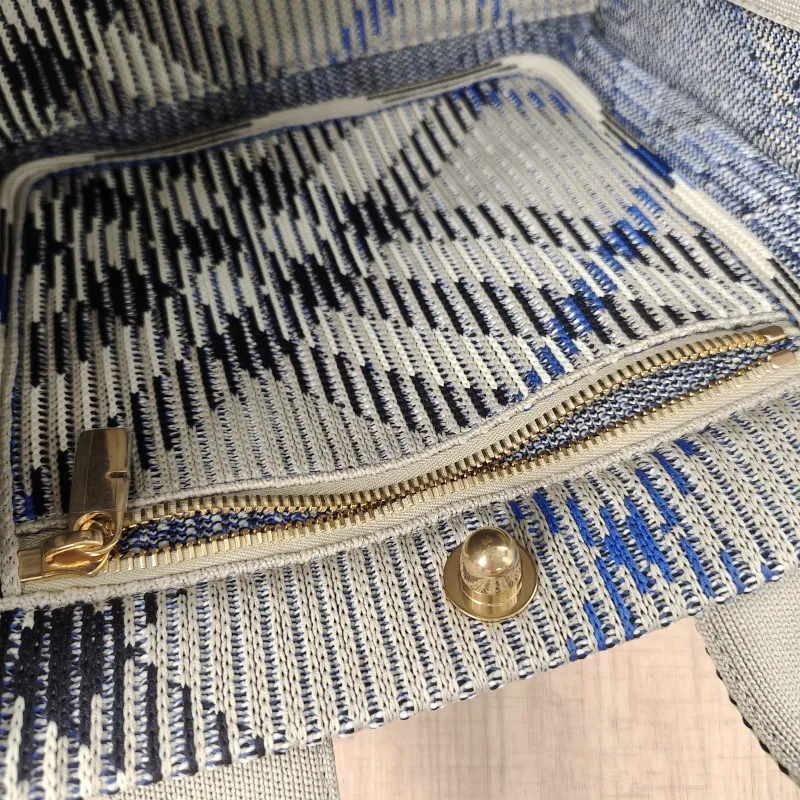 BURBERRY Top Handle Bag Tote Bag Black · Blue · Canvas One Size25 × 11 × 21 cm — detail view 2 of 18