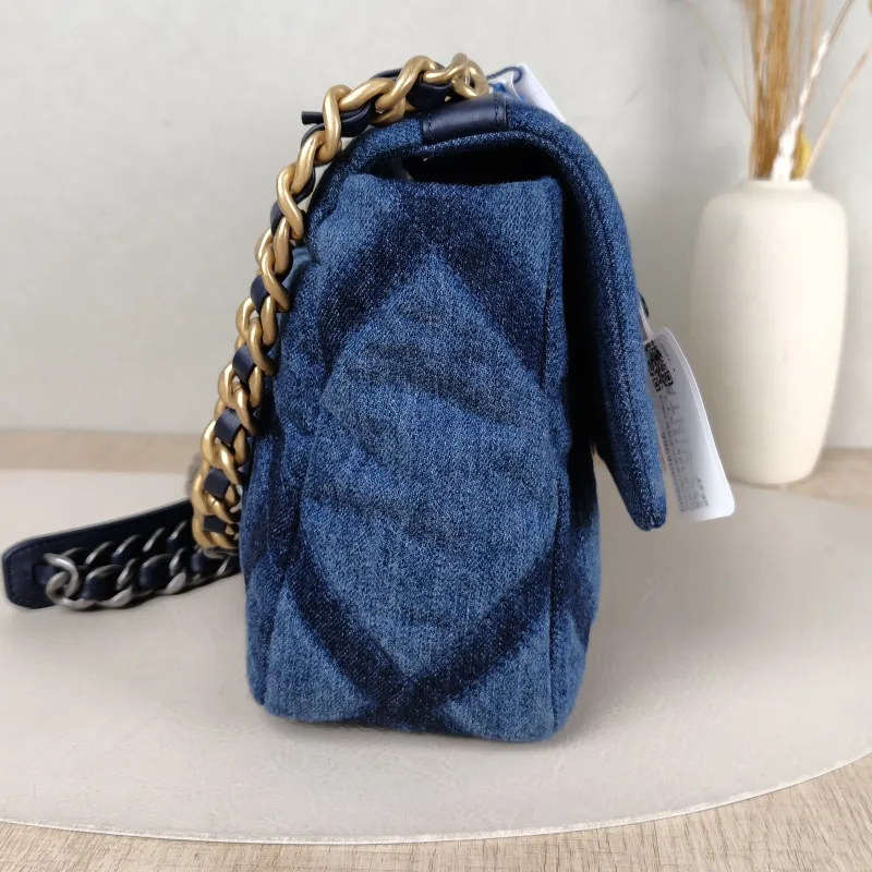 Chanel Crossbody Bag 19Bag Blue Small 26 × 9 × 16 cm — detail view 5 of 15