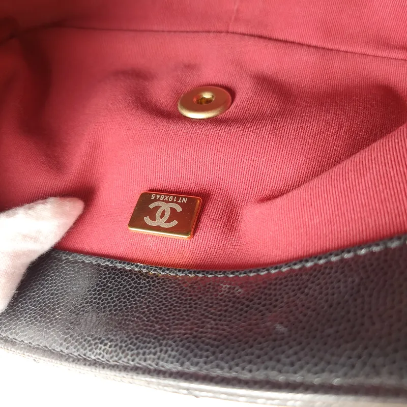 Chanel Crossbody Bag22a Black Grained Calfskin One Size20 × 6 × 15 cm — detail view 1 of 16