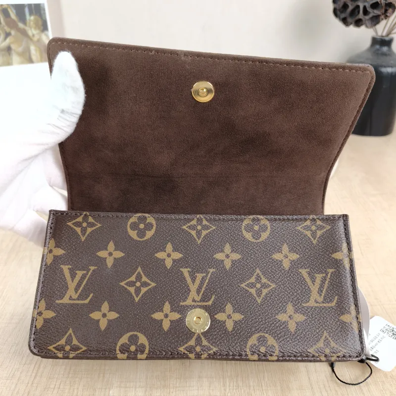 Louis Vuitton Crossbody Bag LILY Chain Bagwoc Monogram PVC 21 × 3.5 × 10.5 cm — detail view 7 of 13
