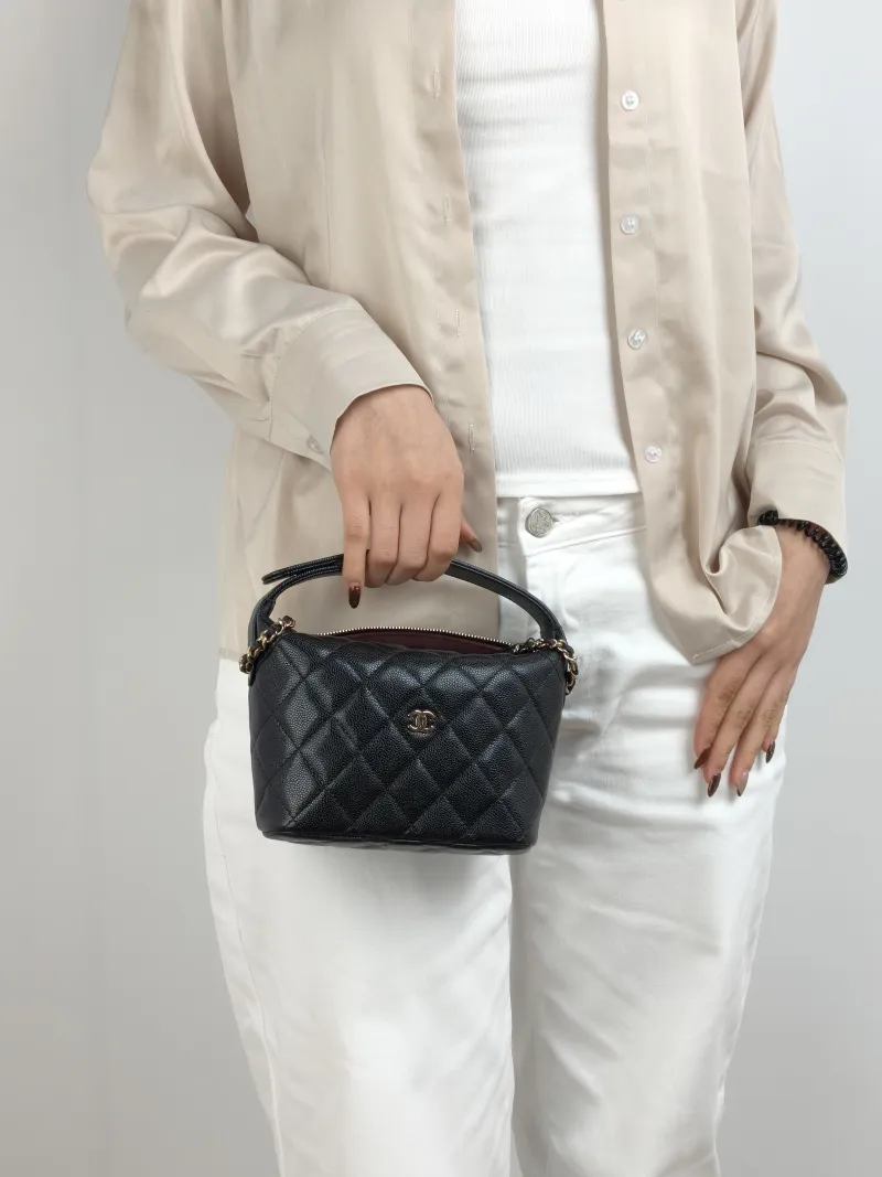 Chanel Crossbody Bag Vanity Case Bag Black Grained Calfskin One Size 21.5 × 7.5 × 19 cm — on-model view 3 of 3