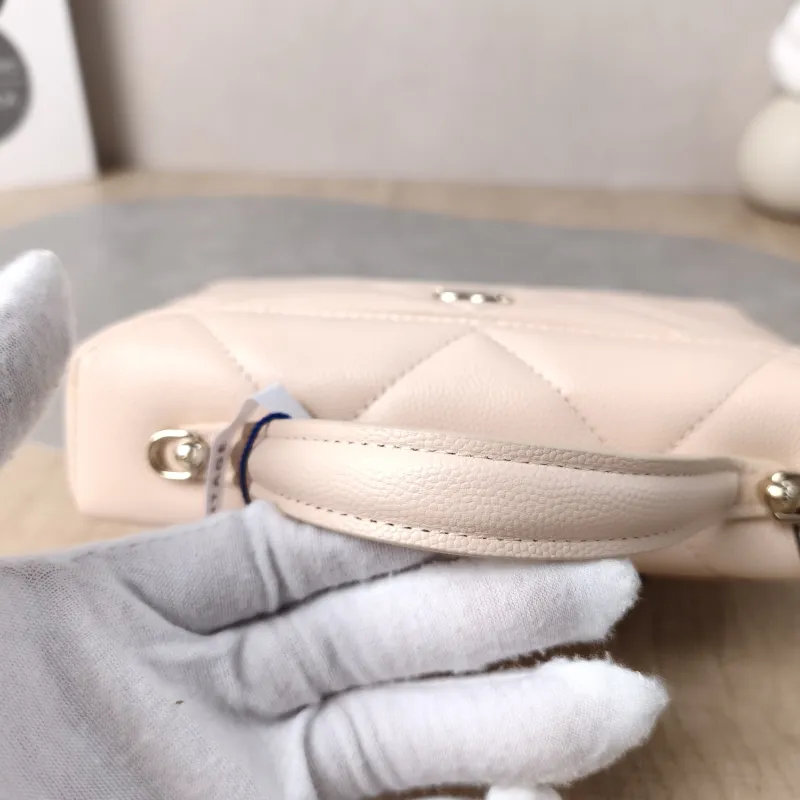 Chanel Crossbody Bag lp Box Bag Top Handle Crossbody Bag Beige Grained Calfskin One Size 19.5 × 5 × 17 cm — detail view 9 of 15
