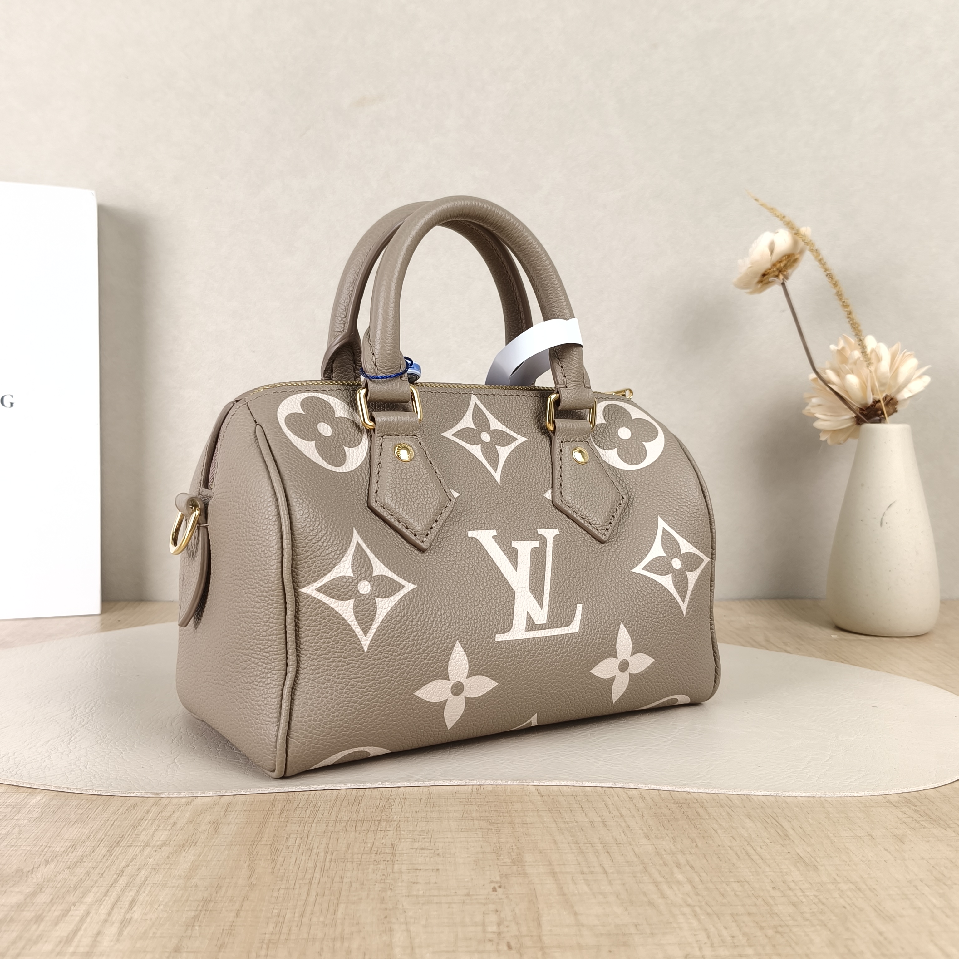 Louis Vuitton Crossbody Bag Speedy20 — cover view 3 of 5