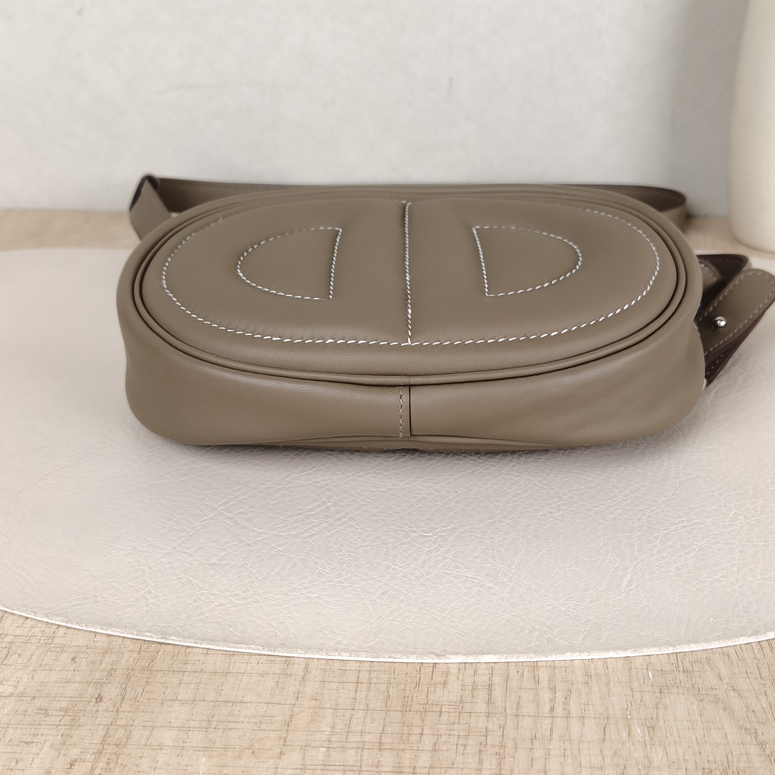 Hermès Belt Bagin the loop Belt Bag Swift Calfskin One Size19 × 4 × 13 cm — cover view 4 of 6
