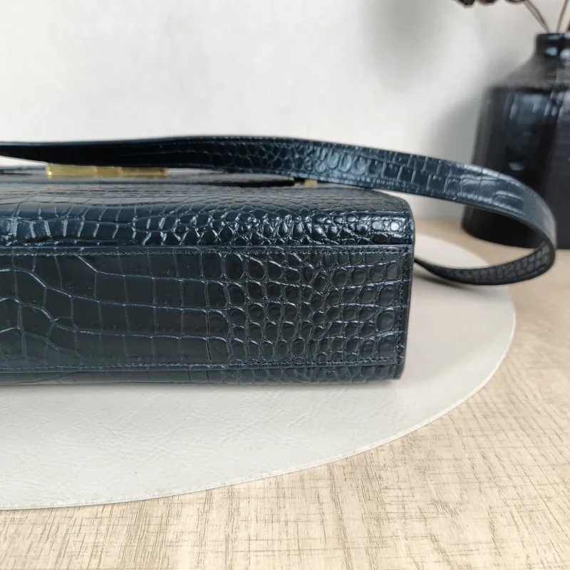 SAINT LAURENT Shoulder Bag MANHATTAN Green Calfskin Medium 29 × 7.5 × 20 cm — detail view 10 of 11
