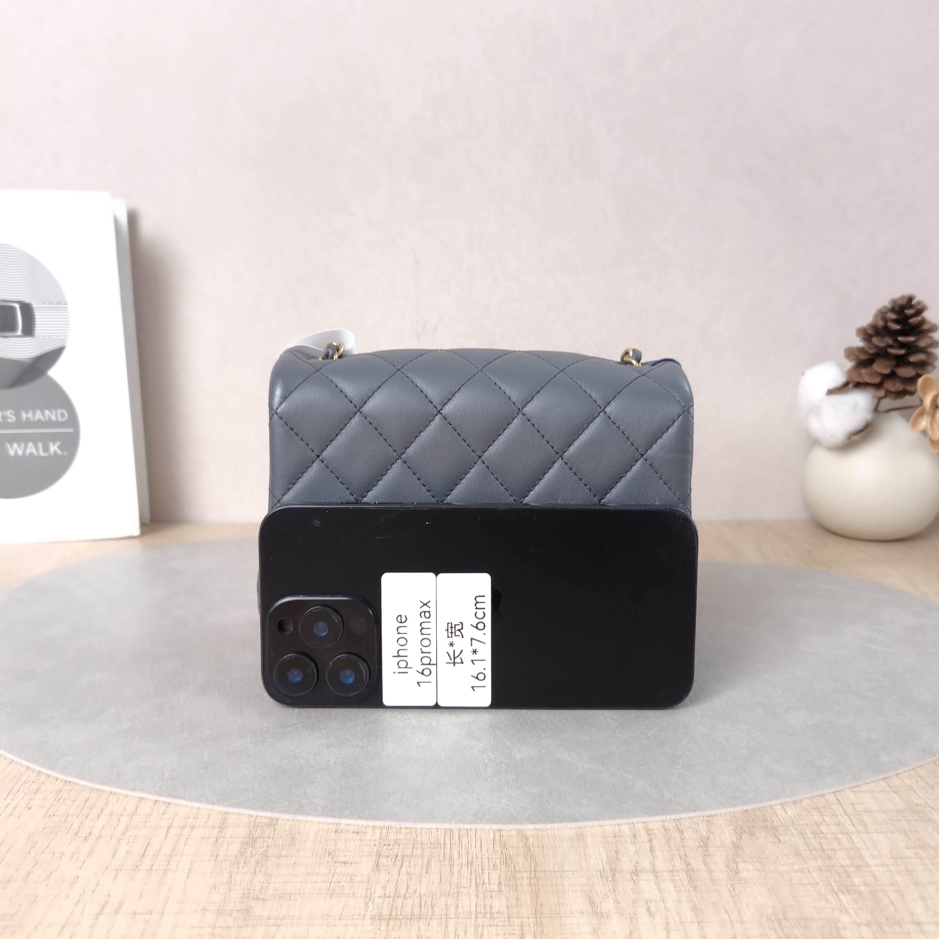 Chanel Crossbody Bag Dark Grey Lambskin One Size17 × 8 × 13.5 cm — cover view 5 of 5