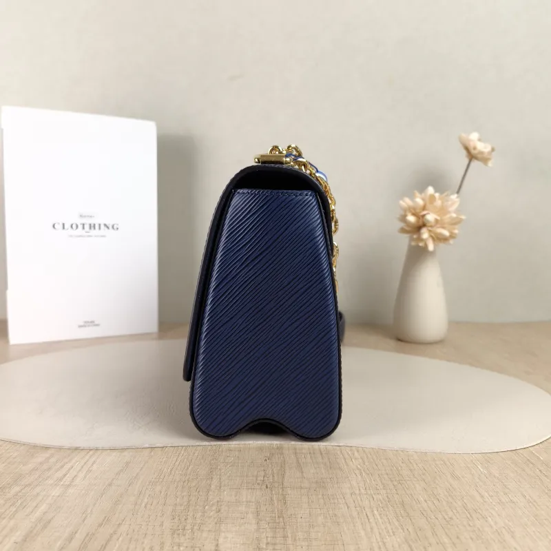 Louis Vuitton Crossbody Bag Twist Blue Epi Embossed Calfskin Medium23 × 9.5 × 17 cm — detail view 4 of 11