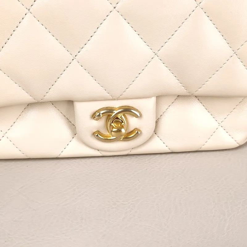 Chanel Crossbody Bag Beige Lambskin One Size18 × 6 × 14 cm — detail view 8 of 16