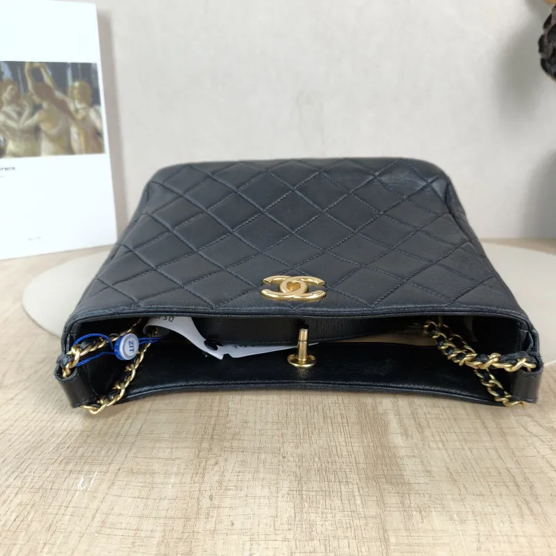 Chanel Shoulder Bag hobo Black with Gold-Tone Hardware Lambskin One Size 22 × 9 × 19 cm — detail view 11 of 11
