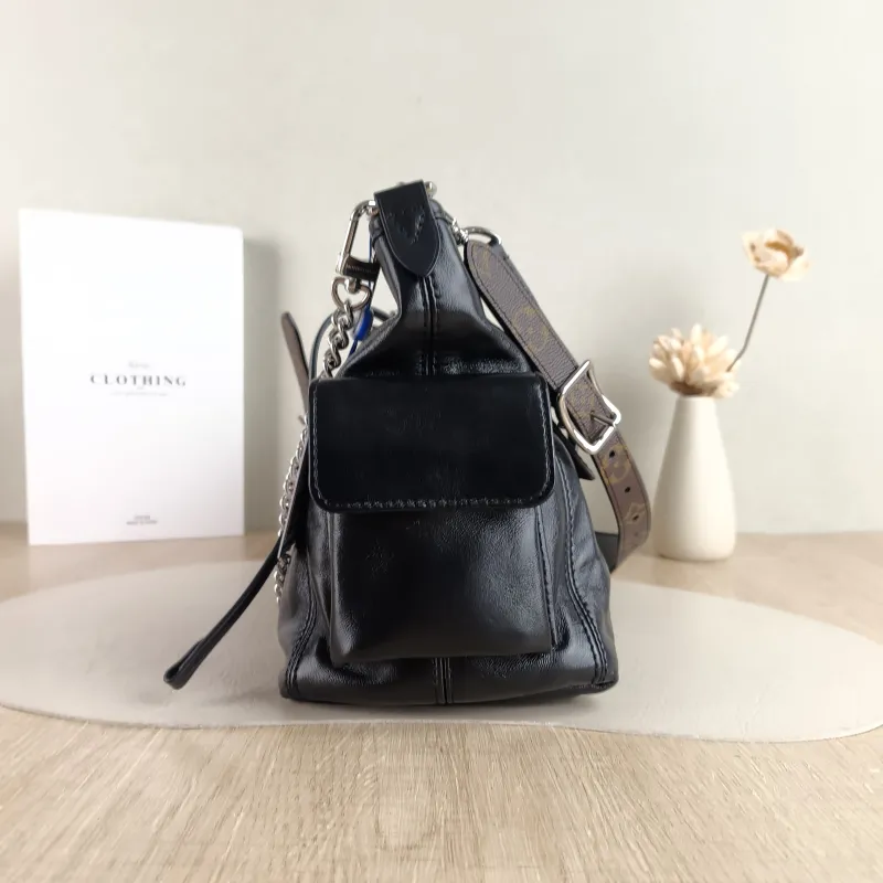 Louis Vuitton Crossbody Bag Black SL ambskin Small 33.5 × 15 × 23 cm — detail view 5 of 11
