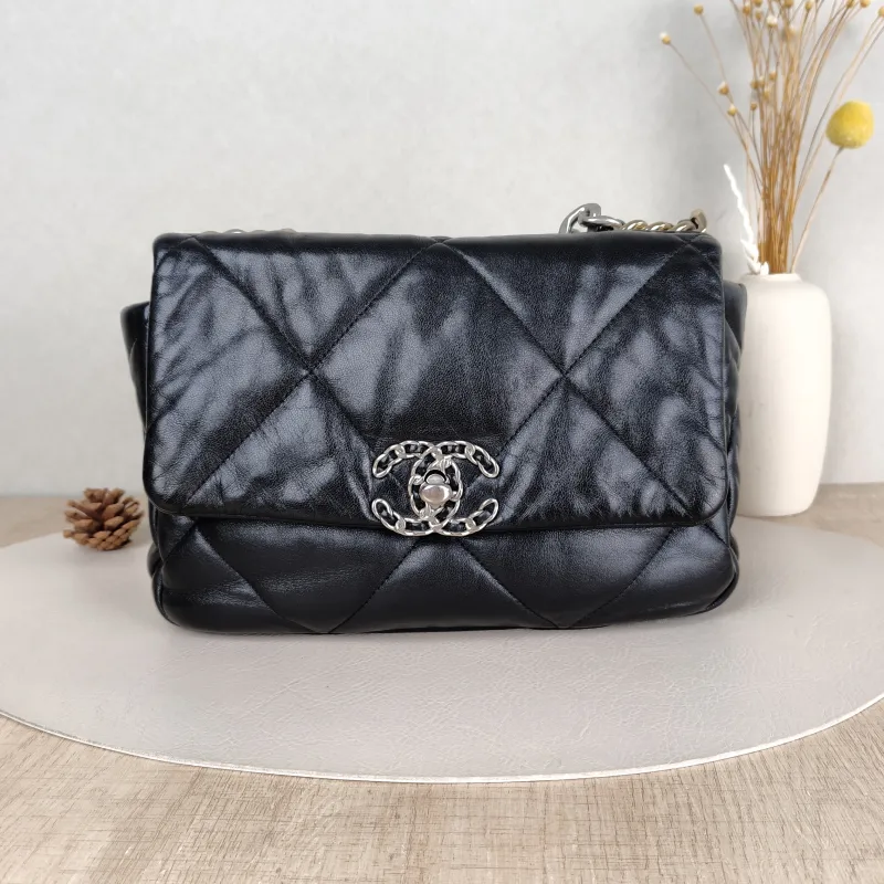 Chanel Crossbody Bag 19Bag Black SL ambskin Small 26 × 9 × 16 cm