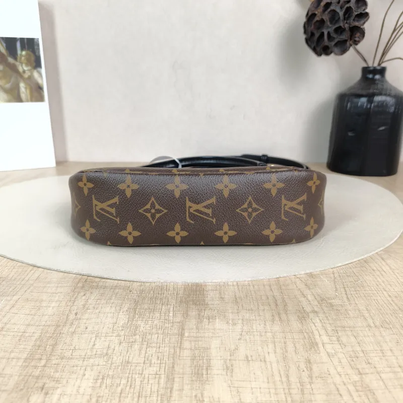 Louis Vuitton Shoulder Bag Catchy Monogram PVC Small 24 × 6 × 10 cm — cover view 4 of 6