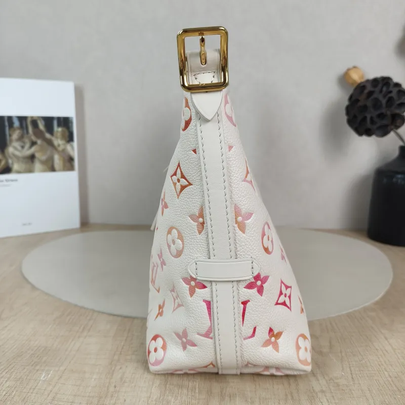 Louis Vuitton Crossbody Bag Carryall Calfskin Small 29.5 × 12 × 24 cm — detail view 11 of 12