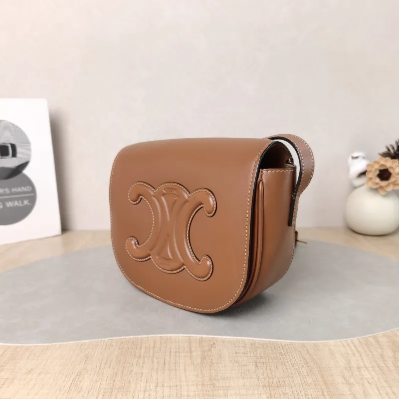 CELINE Crossbody Bag FOLCO TRIOMPHE Caramel Calfskin One Size 18.5 × 7 × 15 cm — cover view 4 of 5