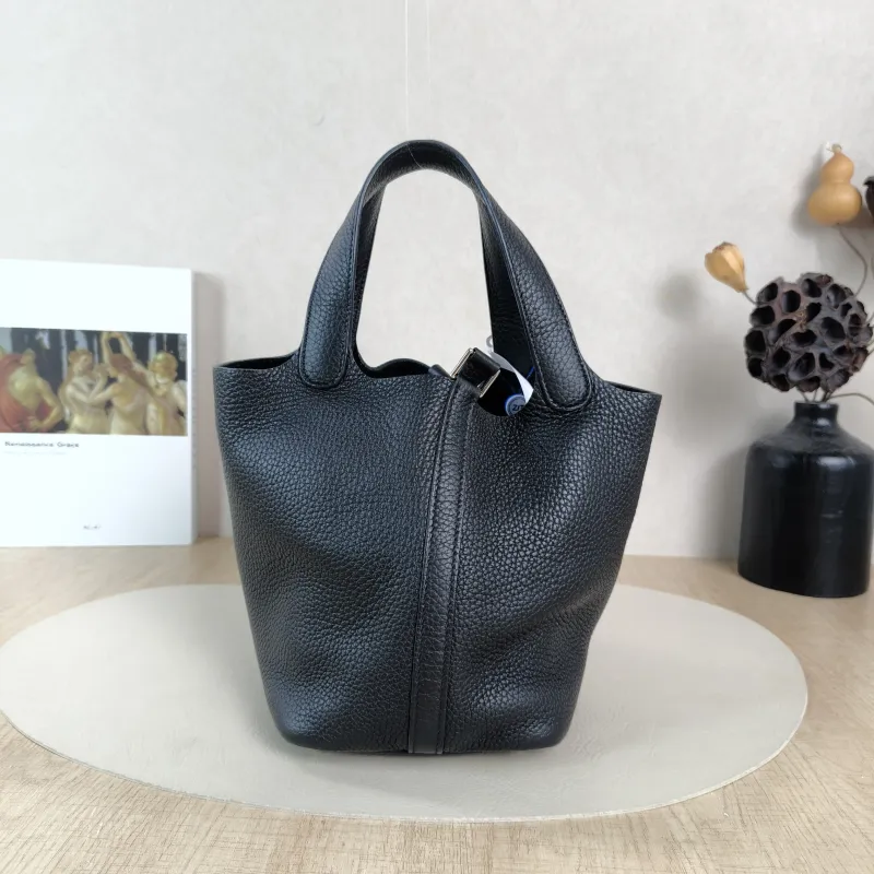 Hermès Top Handle Bag Picotin Lock 18 18Black Clemence Taurillon TC Calfskin Small18 × 13 × 19 cm — cover view 3 of 6