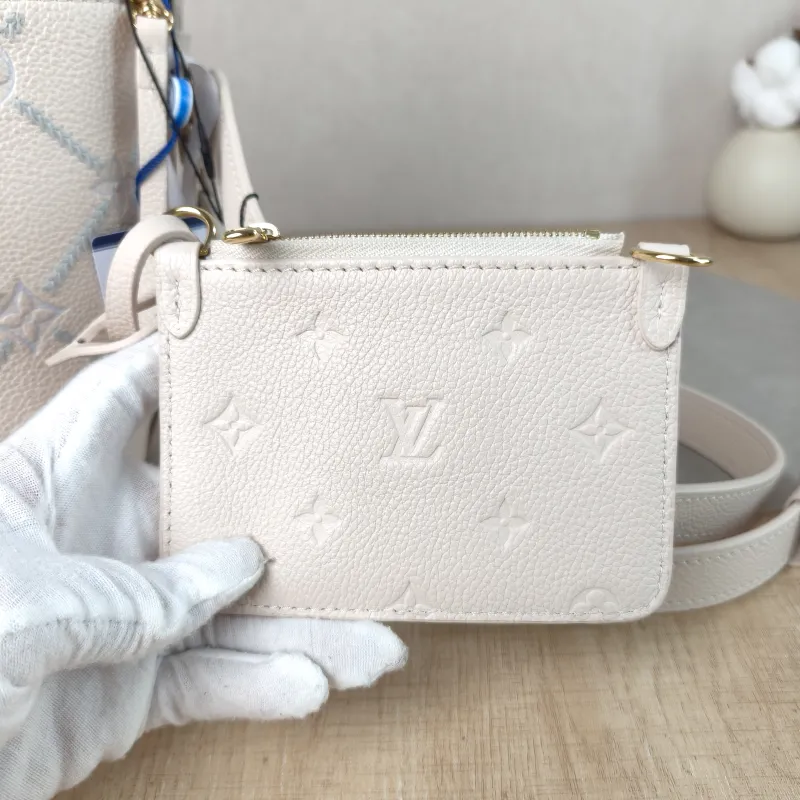Louis Vuitton Top Handle Bag ALL IN BB White · Blue Calfskin BB 16 × 12 × 18 cm — detail view 4 of 13