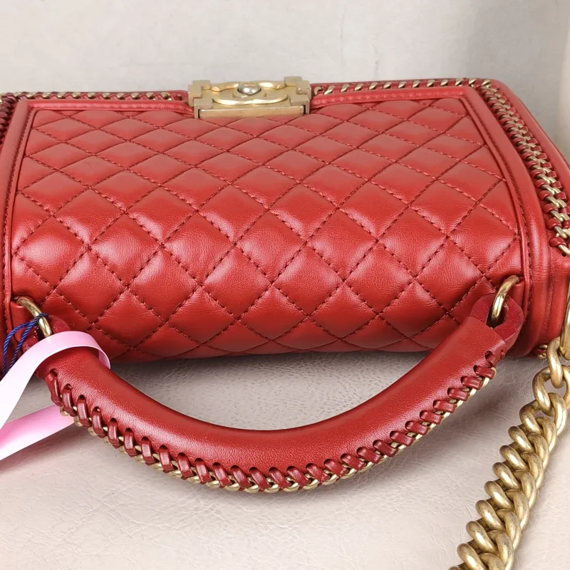 Chanel Crossbody Bag Le Boy​ Red Lambskin Medium 25 × 9 × 15 cm 24 — detail view 11 of 16