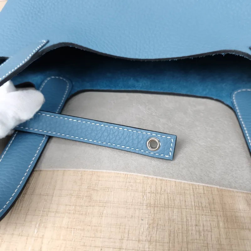 Hermès Top Handle Bag Picotin Lock 18 Taurillon Clemence TC Calfskin Small 18 × 13 × 18 cm K — detail view 3 of 12