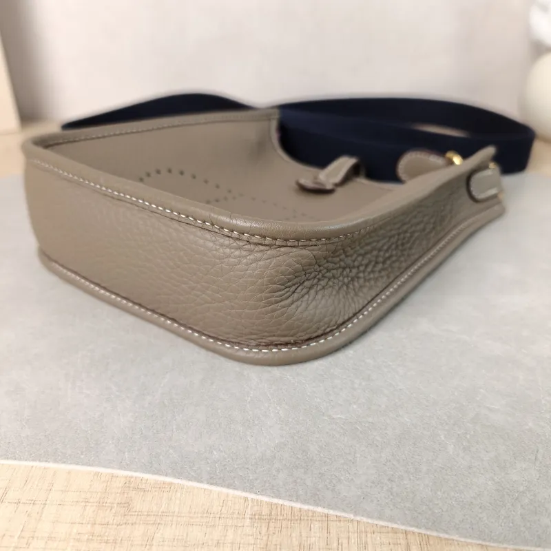 Hermès Crossbody Bag Evelyne Mini 16 Mini 16 TC Calfskin Mini 17 × 5.5 × 18 cm k Blue Shoulder Strap — detail view 5 of 14
