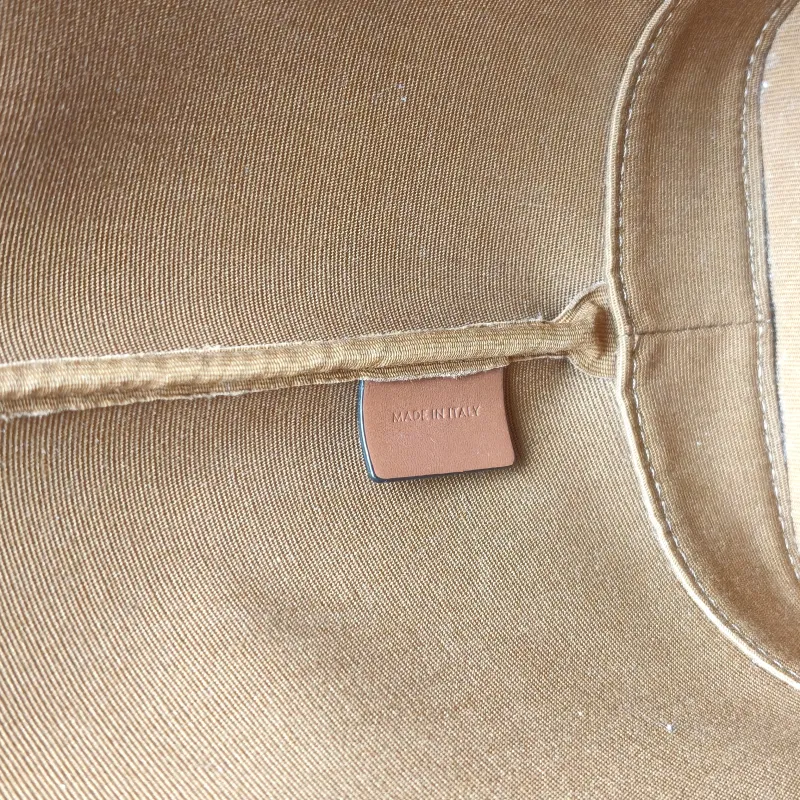 CELINE Crossbody Bag Triomphe Bucket Bag Monogram PVC Small22 × 13 × 26 cm — detail view 3 of 9