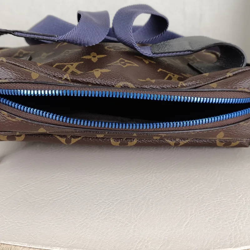 Louis Vuitton Belt Bag Shoulder Bag Monogram PVC One Size22 × 5 × 16 cm — detail view 9 of 12