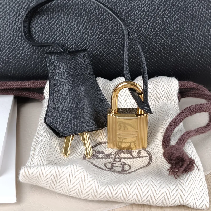 Hermès Shoulder Bag Kelly 28 Gold-Tone Hardware 89Black Epsom Calfskin Medium 28 × 10 × 22 cm C — detail view 11 of 13