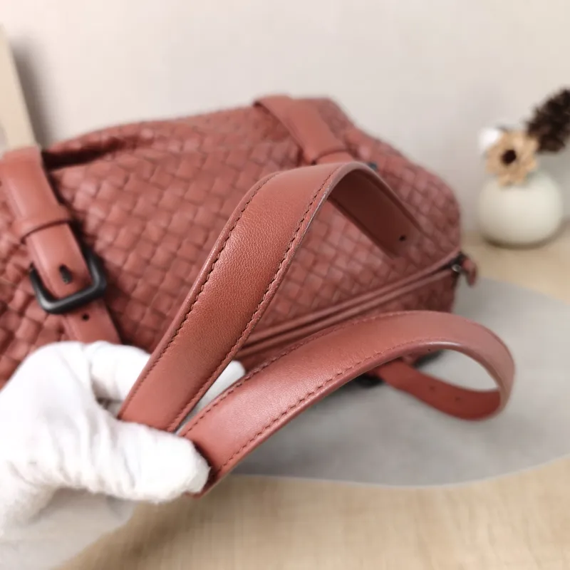 Bottega Veneta Top Handle Bag Woven Top Handle Bag Lambskin 29 × 15 × 21 cm — detail view 8 of 11