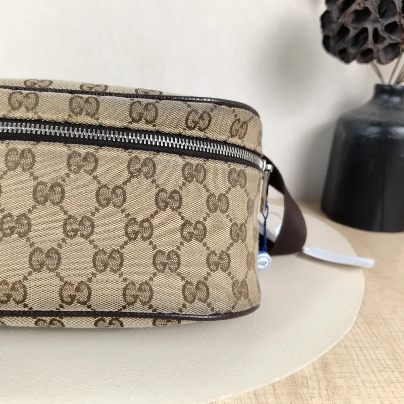 GUCCI Belt Bag Belt Bag Monogram Canvas One Size26 × 12 × 11 cm — detail view 2 of 12