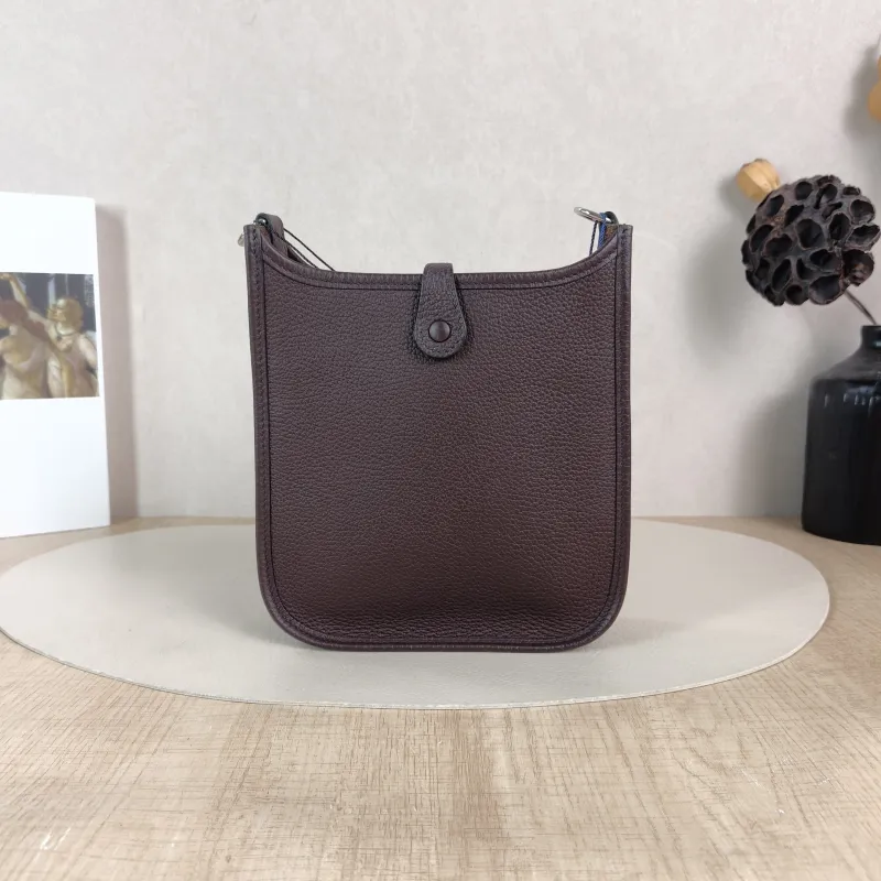 Hermès Crossbody Bag Evelyne Mini 16 Mini 16 0G Taurillon Clemence TC Calfskin Mini 17 × 5.5 × 18 cm B — cover view 4 of 5