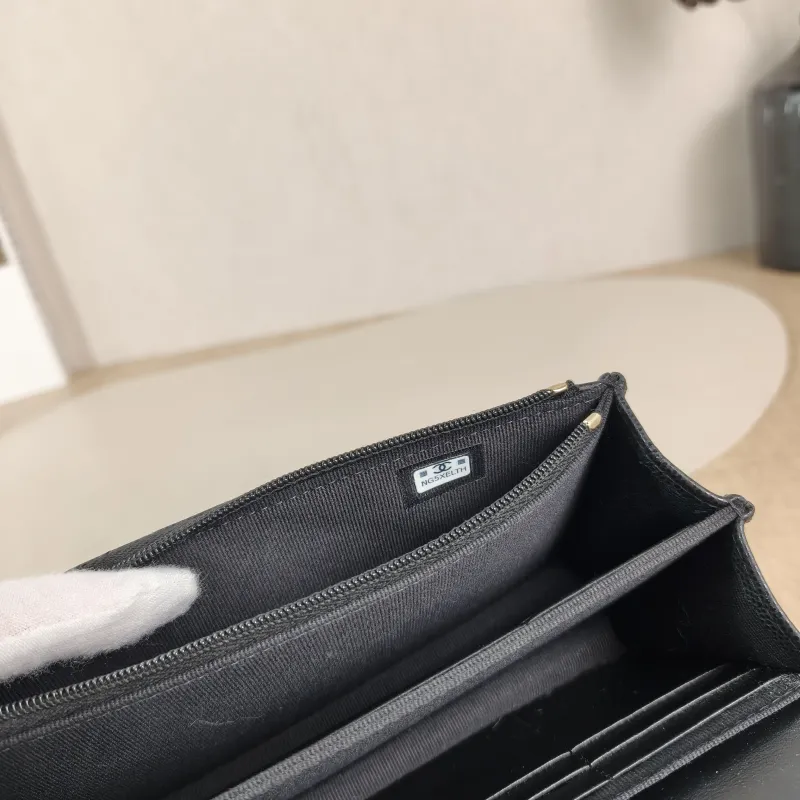 Chanel Crossbody Bag coco crush woc Black Grained Calfskin One Size 19.2 × 6 × 11 cm — detail view 10 of 15