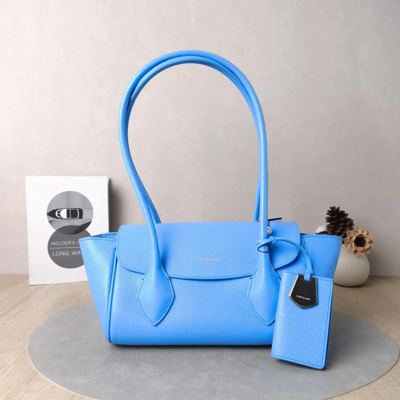 FERRAGAMO Shoulder Bag Shoulder Bag Blue Calfskin One Size25 × 12 × 17 cm