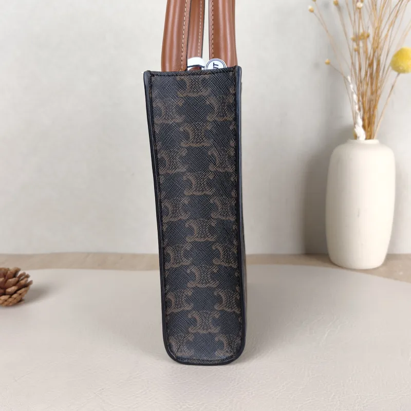 CELINE Crossbody Bag CABAS Mini Monogram PV Cmini17 × 4 × 20.5 cm — detail view 4 of 8