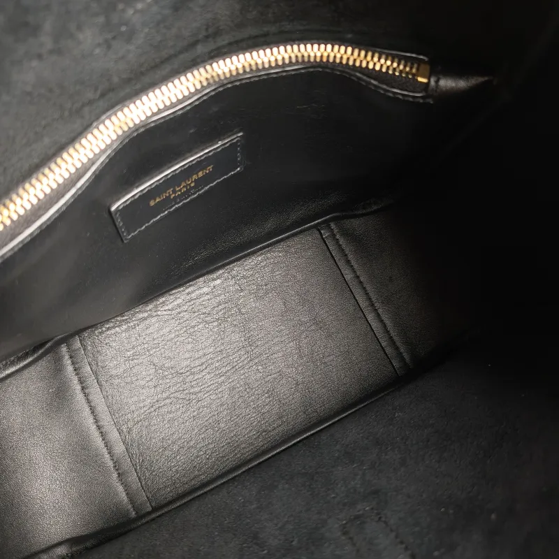 SAINT LAURENT Shoulder Bag LE 5 À 7 Hobo Black Calfskin Small 22 × 8.5 × 23 cm — detail view 2 of 11