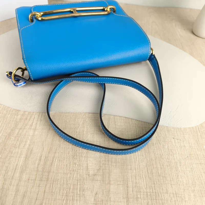Hermès Crossbody Bag Roulis 23 B3 Evercolor Calfskin Medium 23 × 7.5 × 19 cm A — detail view 2 of 11