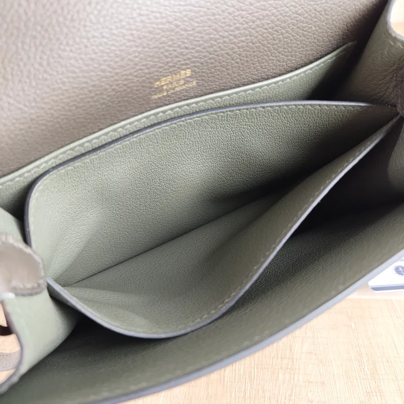 Hermès Crossbody Bag Roulis 19 C6 Green Evercolor Calfskin Mini 18 × 6 × 15 cm Y — detail view 3 of 11