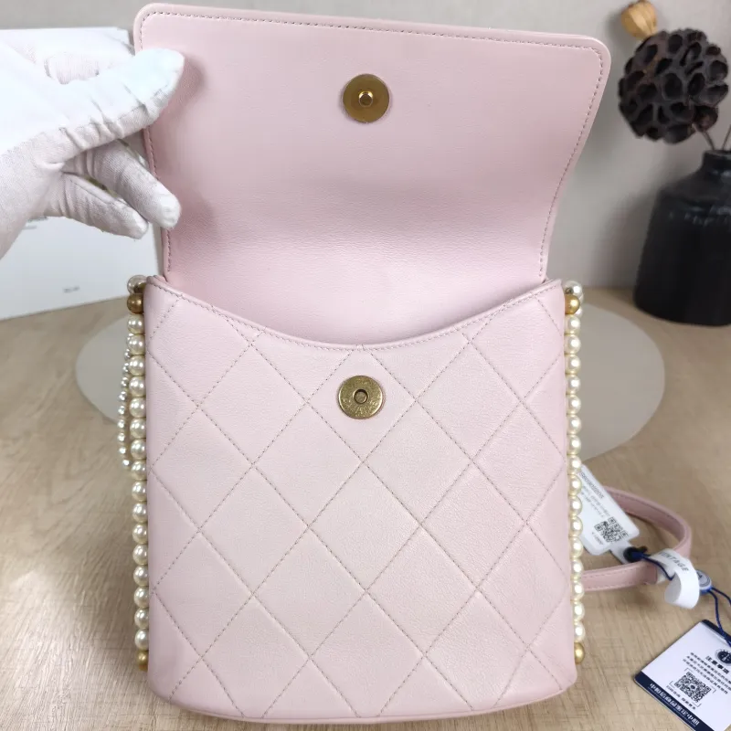 Chanel Crossbody Bag Pearl Crossbody Bag Pink Calfskin One Size 19 × 8 × 19 cm 31 — detail view 7 of 12