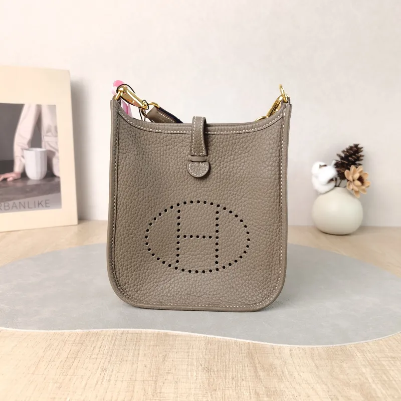 Hermès Crossbody Bag Evelyne Mini 16 Mini 16 TC Calfskin Mini 17 × 5.5 × 18 cm k Blue Shoulder Strap