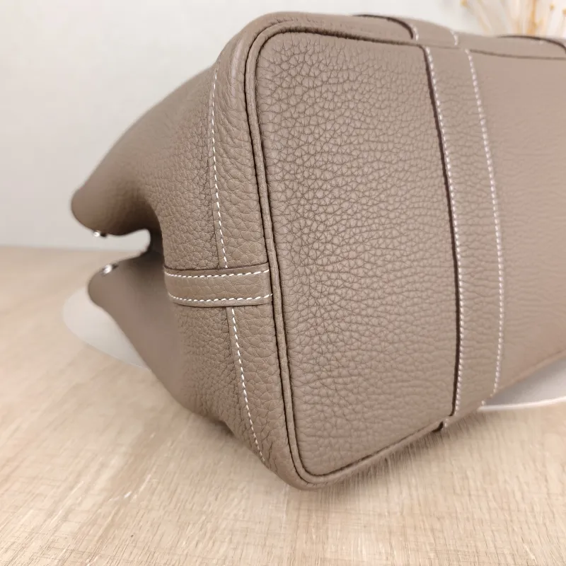 Hermès Top Handle Bag Garden Party 36 36 Negonda Calfskin Large 36 × 17 × 26 cm U — detail view 1 of 10