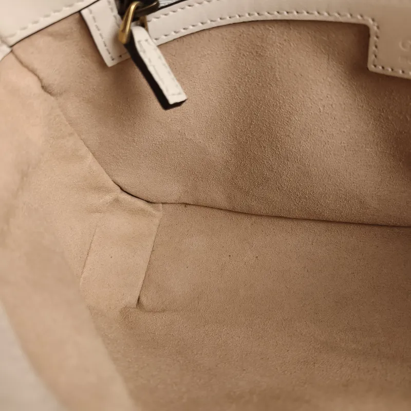 GUCCI Crossbody Bag GG Marmont Medium Marmont 26 White Calfskin 26 × 7 × 15 cm — detail view 6 of 12