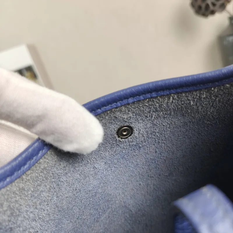 Hermès Crossbody Bag Evelyne Mini 16 Mini 16 Blue TC Calfskin Mini 17 × 5.5 × 18 cm D — detail view 8 of 12