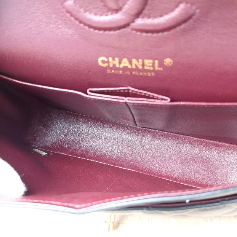 Chanel Crossbody Bag Classic Flap CF Black Lambskin Small23 × 6 × 14.5 cm — detail view 5 of 11