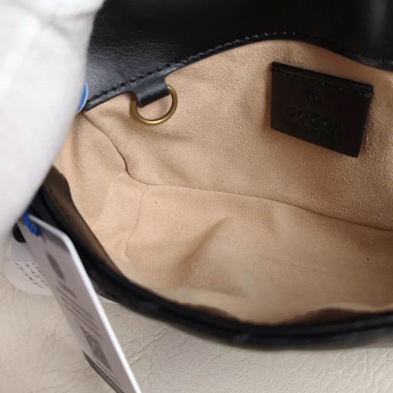 GUCCI Crossbody Bag GG Marmont Mini Marmont Mini Black Calfskinmini16.5 × 4.5 × 9.5 cm — detail view 5 of 10