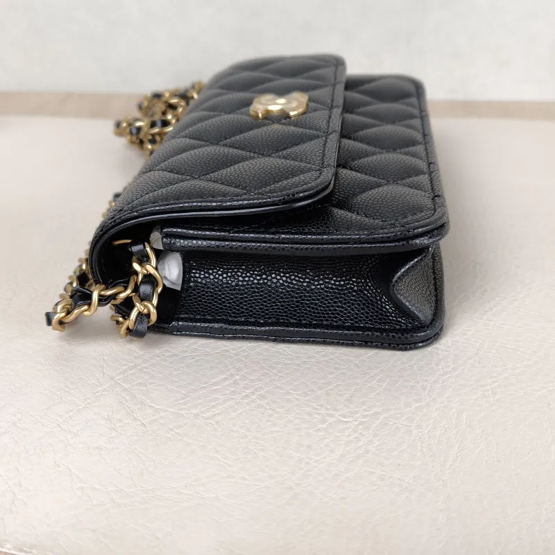 Chanel Crossbody Bag Black Grained Calfskin 17 × 4 × 9 cm — detail view 4 of 11