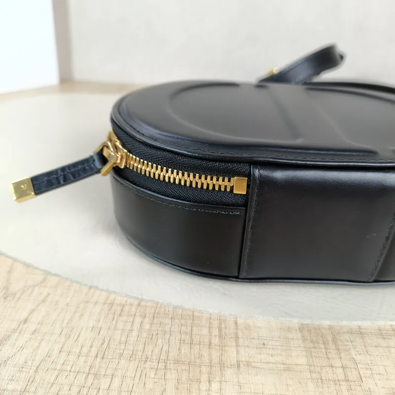 DIOR Shoulder Bag CD Signature Camera Bag Black Calfskin One Size18 × 6.5 × 11 cm — detail view 4 of 9